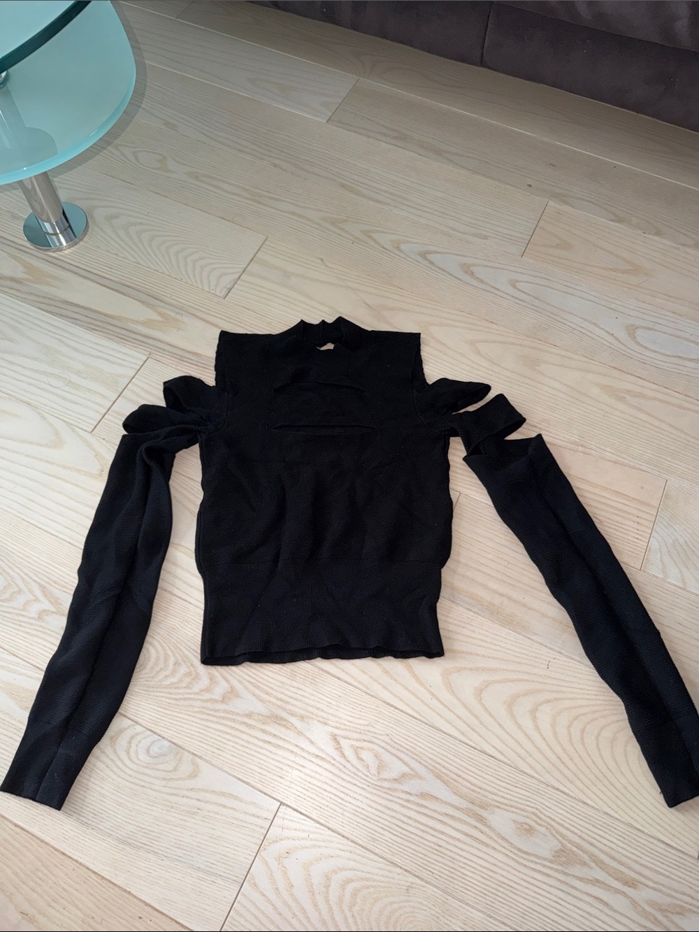 Black Cold-Shoulder Ribbed Long-Sleeve Top with Cut-Outs